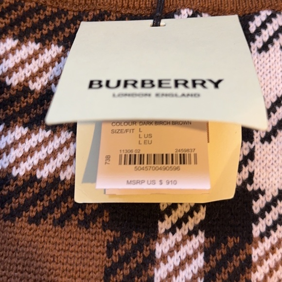 Large women’s Burberry skirt - Picture 2 of 2